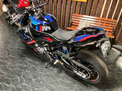 BMW M1000R 2023