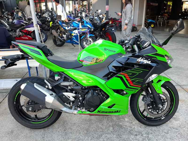 Kawasaki Ninja 250 KRT 2023
