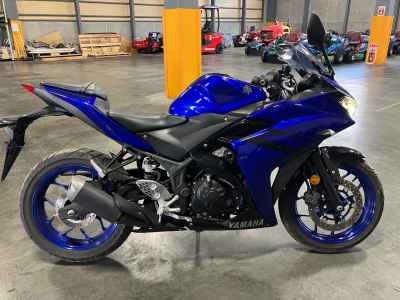 Yamaha YZF-R25 2018