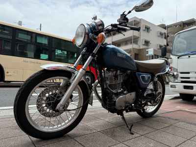 Yamaha SR400 2019