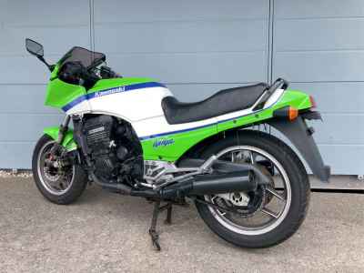 Kawasaki GPZ900R 2023