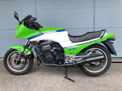 Kawasaki GPZ900R 2023