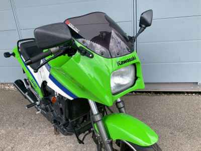 Kawasaki GPZ900R 2023