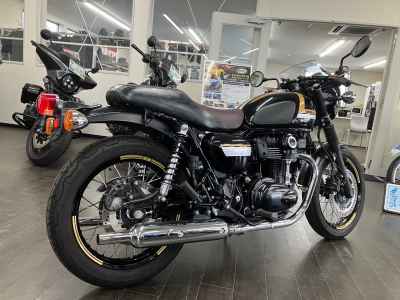 Kawasaki W800 Cafe 2022