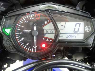 Yamaha YZF-R25 2015
