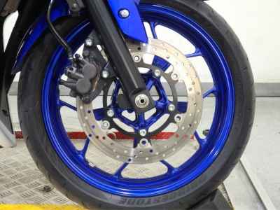 Yamaha YZF-R25 2015