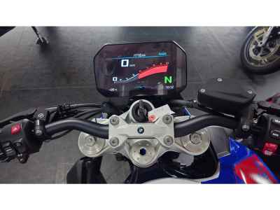 BMW F900R 2025