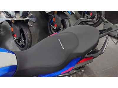 BMW F900R 2025