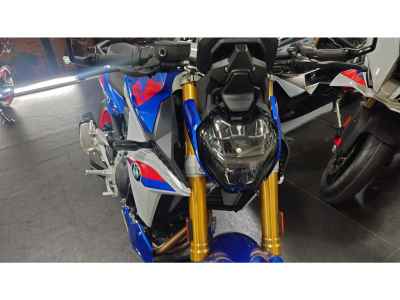 BMW F900R 2025