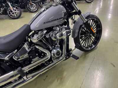 Harley-Davidson Breakout FXBR117 2025