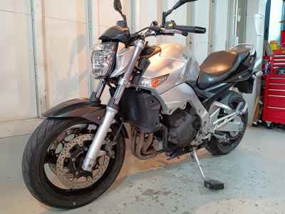 Suzuki GSR400 2007