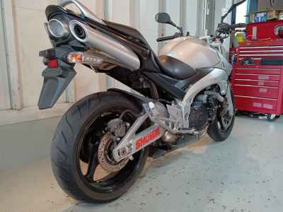 Suzuki GSR400 2007