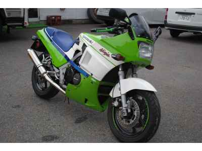 Kawasaki GPZ600R 1986