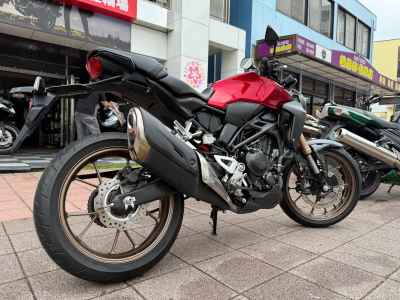 Honda CB250R 2019