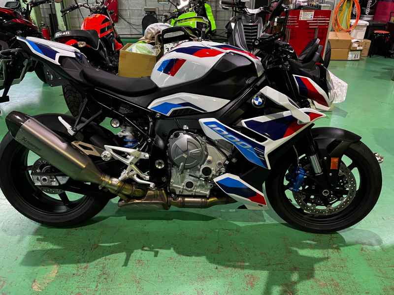 BMW M1000R 2024
