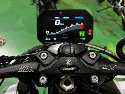 BMW M1000R 2024