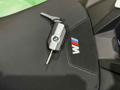 BMW M1000R 2024