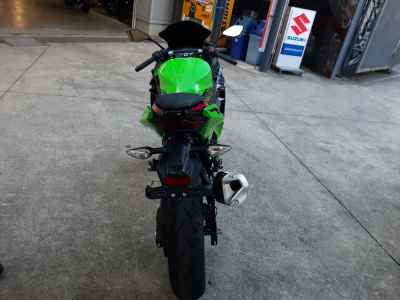 Kawasaki Ninja 400 KRT Edition 2023