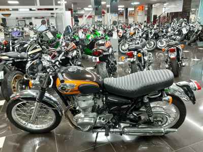 Kawasaki W800 2011