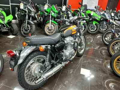 Kawasaki W800 2011