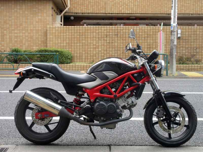 Honda VTR250 2011