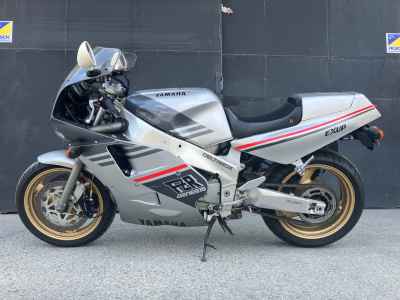 Yamaha FZR1000 1989