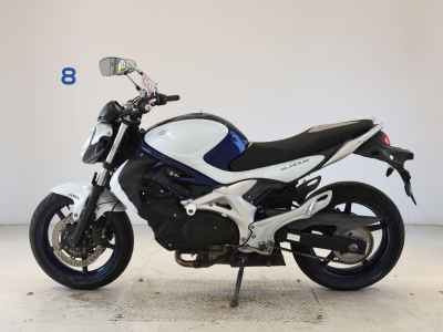 Suzuki Gladius SFV400 2010