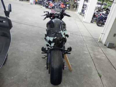 Suzuki GSR400 2010