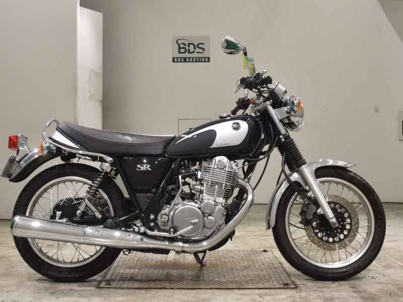 Yamaha SR400 2021