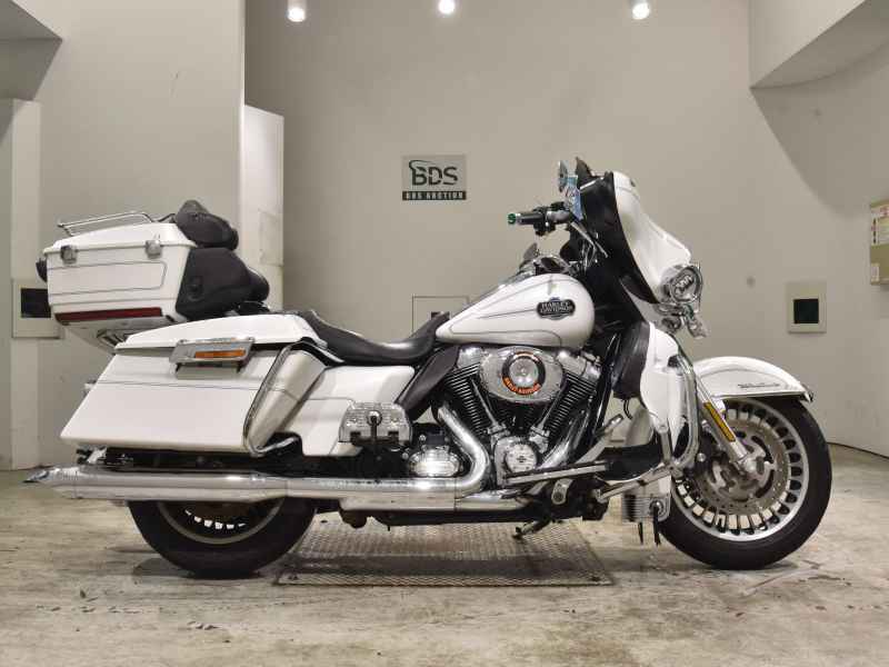Harley-Davidson FLHTCU103 2013