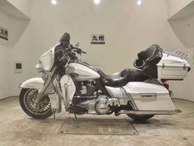 Harley-Davidson FLHTCU103 2013