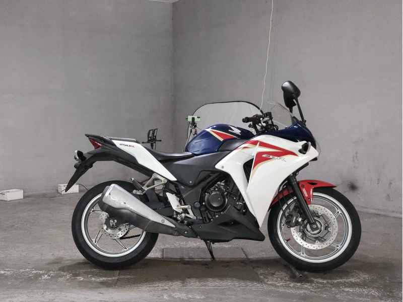 Honda CBR250R 2011