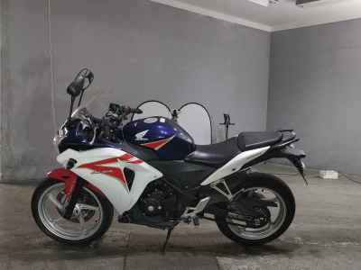 Honda CBR250R 2011