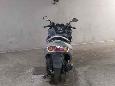 Honda Forza 2000