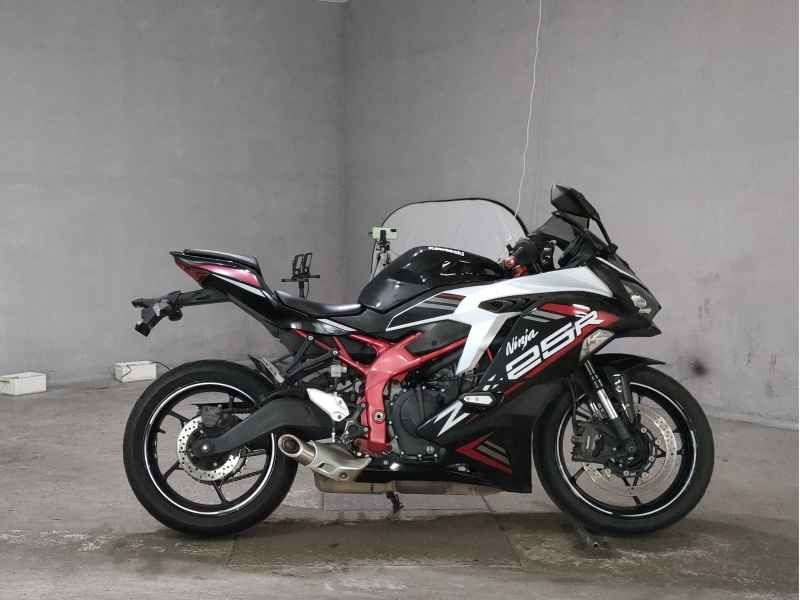 Kawasaki Ninja ZX-25R KRT 2021