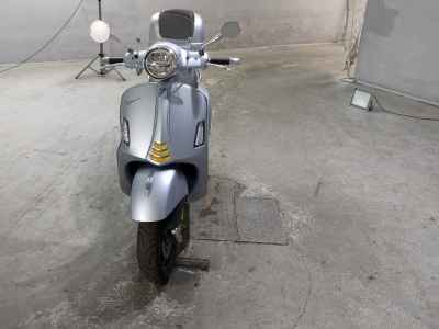 Vespa GTS Super TECH 300 2021