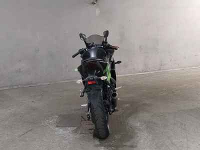 Yamaha YZF-R25 2015