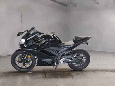 Yamaha YZF-R25 2021