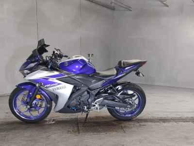 Yamaha YZF-R25 2015