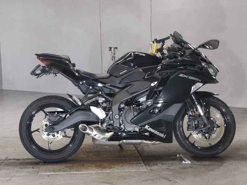 Kawasaki Ninja ZX-25R 2021