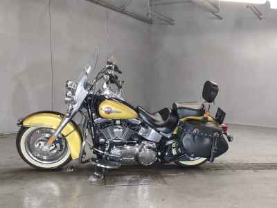 Harley-Davidson FLSTC103 2017