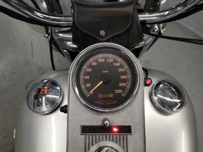 Harley-Davidson FLHRC-I 1450 2003