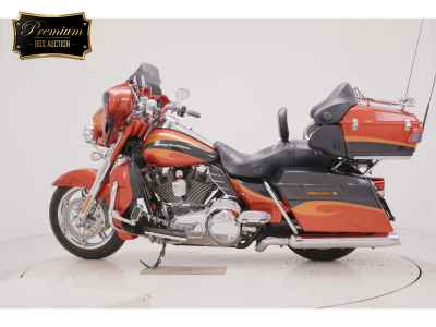 Harley-Davidson FLHTCUSE1800 CVO 2013