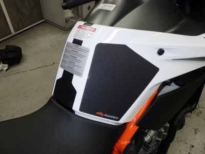 KTM 890 Duke R 2023