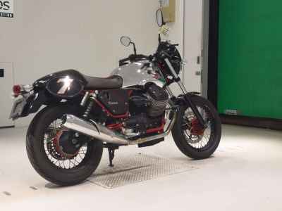 Moto Guzzi V7 Racer 2014