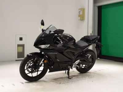 Yamaha YZF-R25 2023