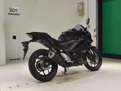 Yamaha YZF-R25 2023
