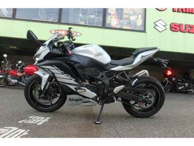 Kawasaki Ninja ZX-4R SE 2024