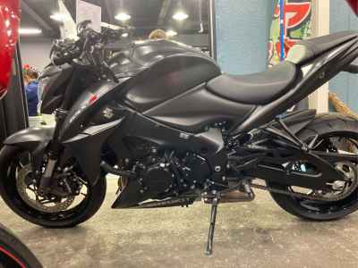 Suzuki GSX-S1000 2021