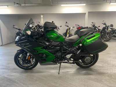 Kawasaki Ninja H2 SX 2022